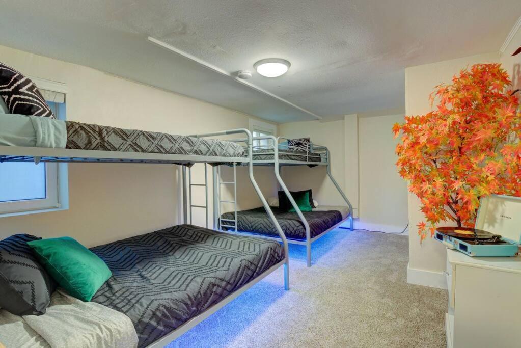 Lux Bach Retreat Prime Location 420ok Sleeps 20 Сasa de vacaciones