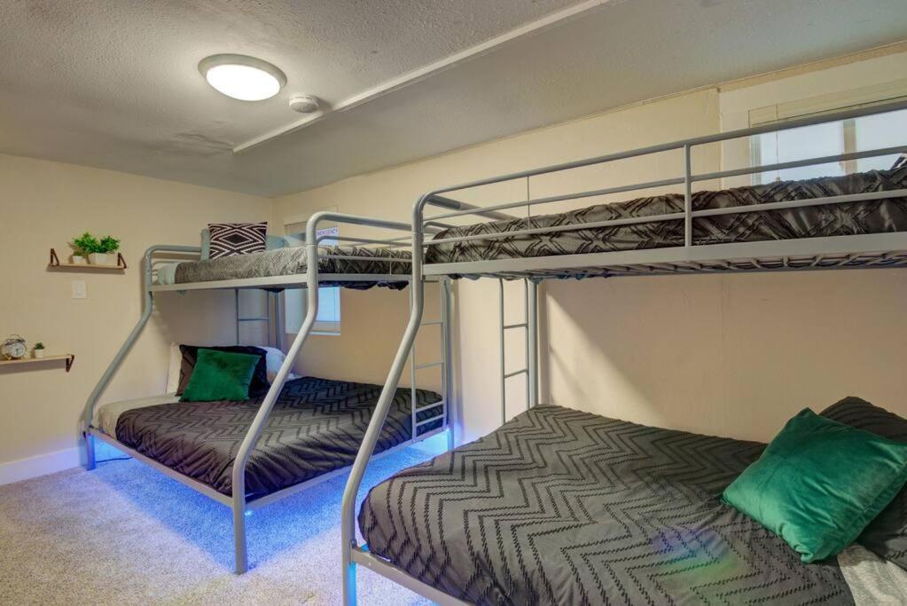 Сasa de vacaciones Lux Bach Retreat Prime Location 420ok Sleeps 20 *